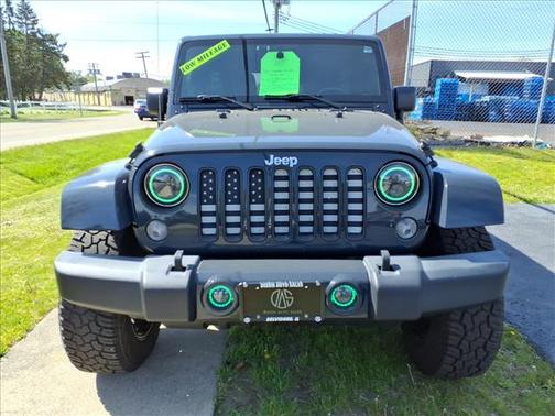 Dk. Gray 2016 Jeep Wrangler Unlimited Sahara