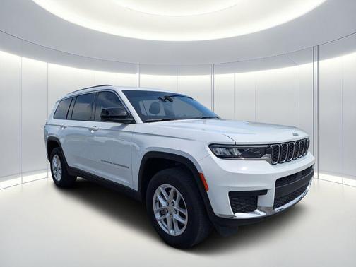 Bright White Clearcoat 2025 Jeep Grand Cherokee L Laredo