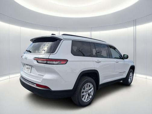 Bright White Clearcoat 2026 Jeep Grand Cherokee L Altitude