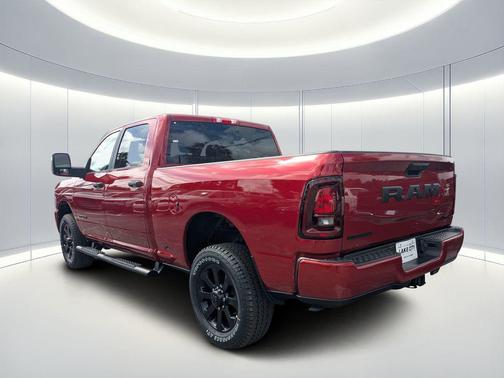 Molten Red Pearlcoat 2026 RAM 2500 Big Horn Crew Cab 4x4 6'4' Box