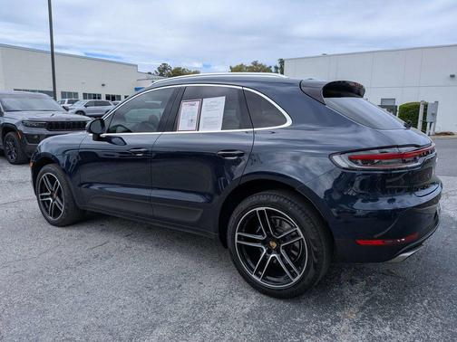 2021 Porsche Macan Base