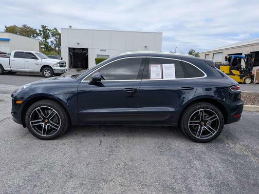 2021 Porsche Macan Base