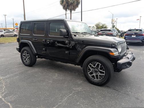 2025 Jeep Wrangler 4-Door Sahara 4x4