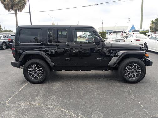 2025 Jeep Wrangler 4-Door Sahara 4x4