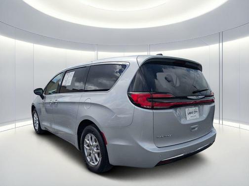 Silver Mist Clearcoat 2023 Chrysler Pacifica Touring L