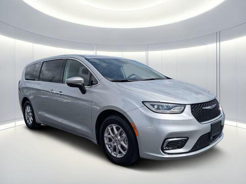 Silver Mist Clearcoat 2023 Chrysler Pacifica Touring L