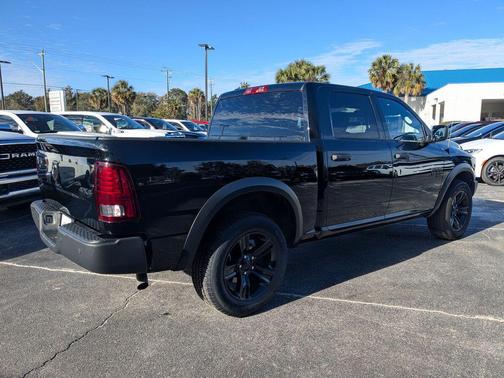 2024 RAM 1500 Classic Warlock Crew Cab 4x4 5'7' Box