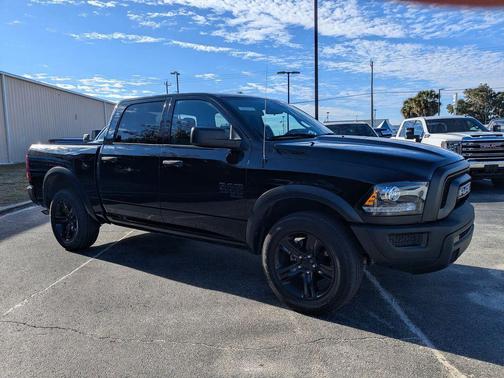 2024 RAM 1500 Classic Warlock Crew Cab 4x4 5'7' Box