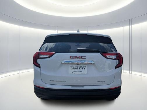 Summit White 2024 GMC Terrain SLE