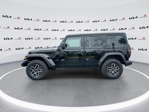 Black Clearcoat 2025 Jeep Wrangler Sahara