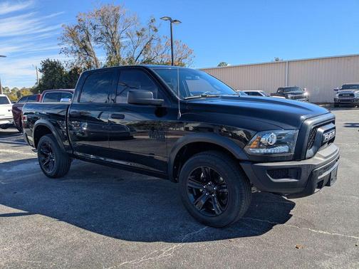 2024 RAM 1500 Classic Warlock Crew Cab 4x4 5'7' Box