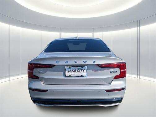 2024 Volvo S60 B5 Plus Dark Theme