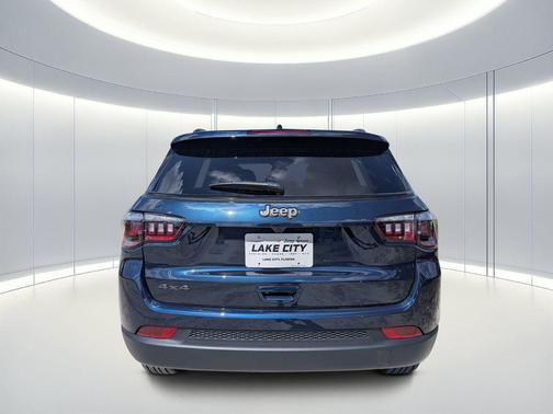 Fathom Blue Pearl Coat 2026 Jeep Compass Sport