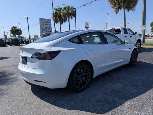 Pearl White Multi-Coat 2019 Tesla Model 3 Long Range