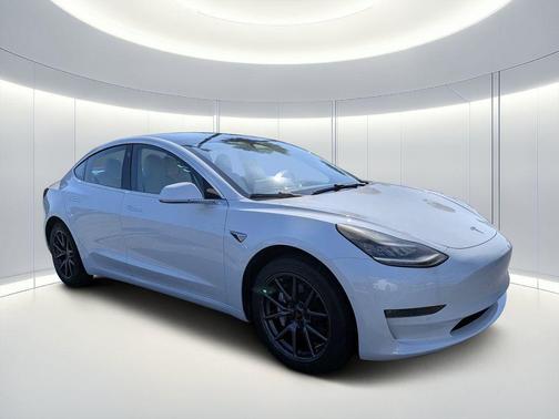 Pearl White Multi-Coat 2019 Tesla Model 3 Long Range