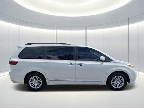 2015 Toyota Sienna XLE Premium