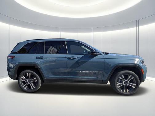 Steel Blue 2027 Jeep Grand Cherokee Limited
