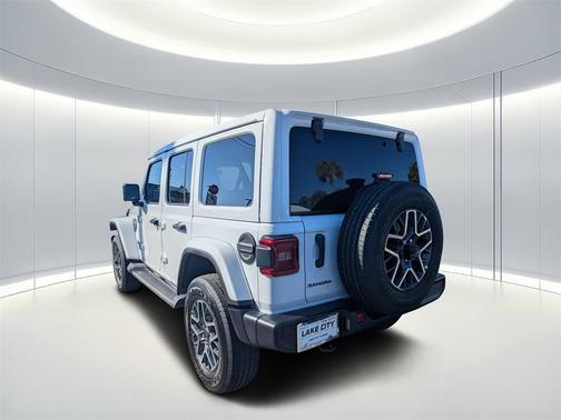 2026 Jeep Wrangler 4-Door Sahara 4x4