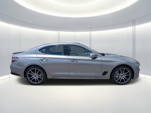 2025 Genesis G70 2.5T RWD