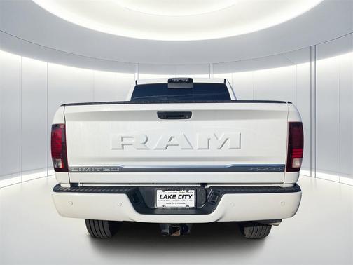 2018 RAM 2500 Limited Crew Cab 4x4 6'4' Box