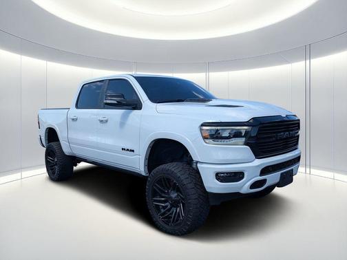 Bright White Clearcoat 2022 RAM 1500 Laramie