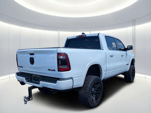 Bright White Clearcoat 2022 RAM 1500 Laramie