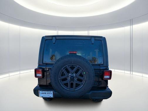 Black Clearcoat 2026 Jeep Wrangler Sport S