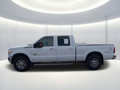 OXFORD WHITE 2016 Ford F-250 Lariat