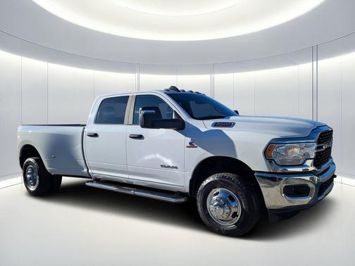 2024 RAM 3500 Big Horn Crew Cab 4x4 8' Box