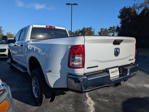 2024 RAM 3500 Big Horn Crew Cab 4x4 8' Box