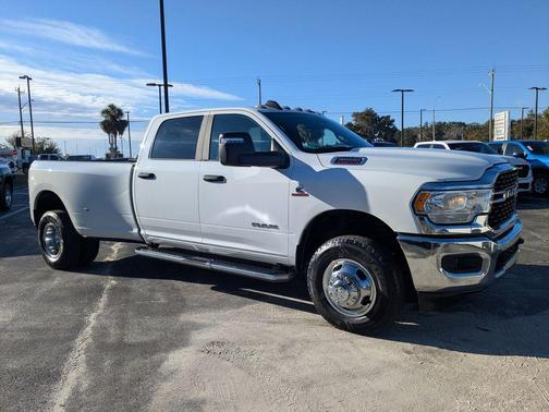 2024 RAM 3500 Big Horn Crew Cab 4x4 8' Box