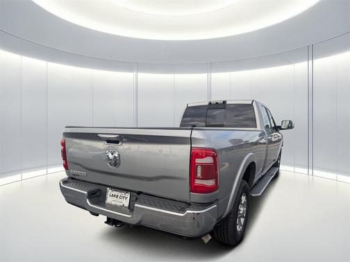 2020 RAM 3500 Laramie Crew Cab 4x2 8' Box