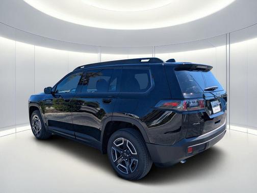 Diamond Black Crystal Pearlcoat 2026 Jeep Cherokee Limited