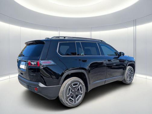 Diamond Black Crystal Pearlcoat 2026 Jeep Cherokee Limited