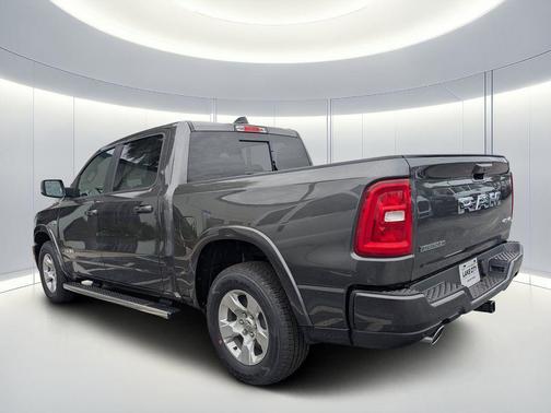 Granite Crystal Metallic Clearcoat 2026 RAM 1500 Big Horn/Lone Star