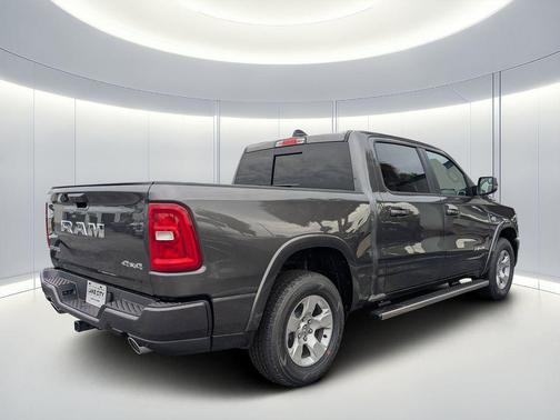 Granite Crystal Metallic Clearcoat 2026 RAM 1500 Big Horn/Lone Star