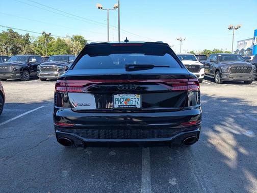 Mythos Black Metallic 2024 Audi RS Q8 4.0T