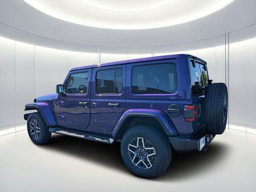 2026 Jeep Wrangler 4-Door Sahara 4x4