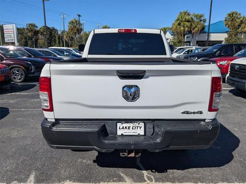 2019 RAM 3500 Tradesman Crew Cab 4x4 6'4' Box