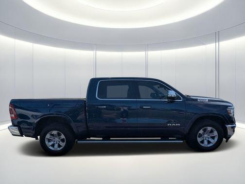 Patriot Blue Pearlcoat 2022 RAM 1500 Laramie