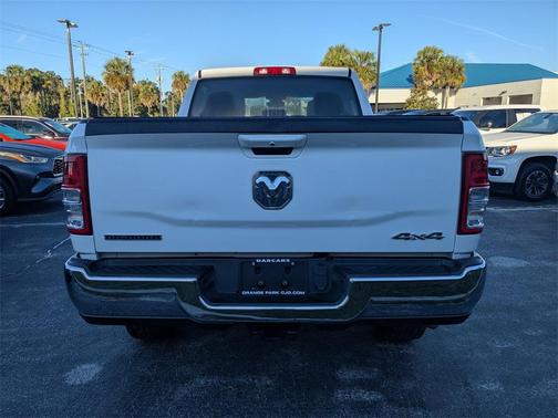 2020 RAM 2500 Big Horn Crew Cab 4X4 6'4' Box