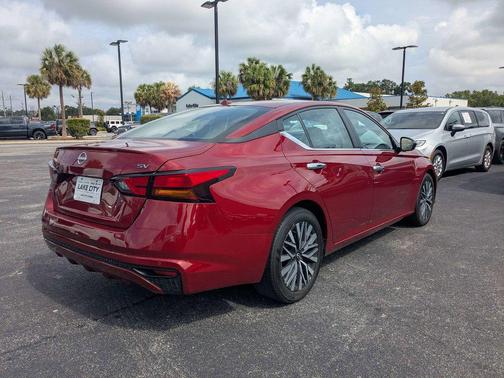 Scarlet Ember 2024 Nissan Altima 2.5 SV