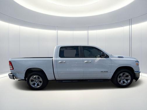 Bright White Clearcoat 2020 RAM 1500 Big Horn/Lone Star