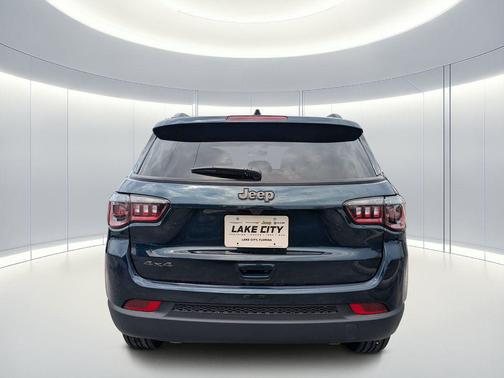Fathom Blue Pearl Coat 2026 Jeep Compass Sport