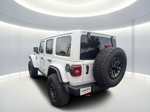 Bright White Clearcoat 2026 Jeep Wrangler Rubicon