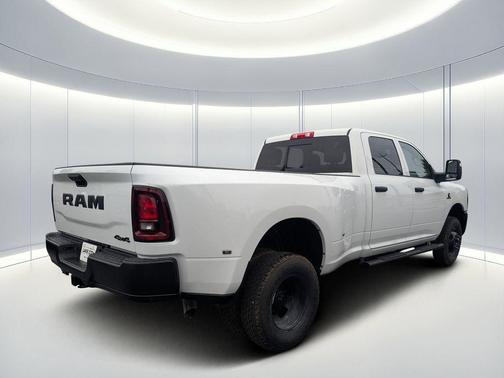 2026 RAM 3500 Tradesman Crew Cab 4x4 8' Box