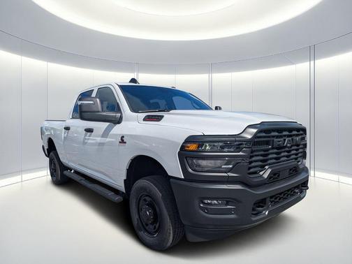 2026 RAM 2500 Tradesman Crew Cab 4x4 6'4' Box