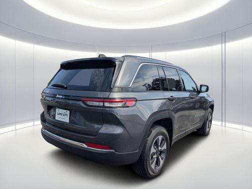 Baltic Gray Metallic Clearcoat 2022 Jeep Grand Cherokee 4xe Base