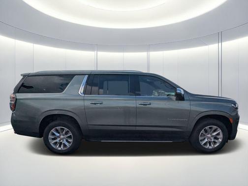 Silver Sage Metallic 2023 Chevrolet Suburban Premier