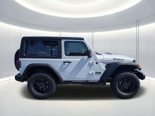 Bright White Clearcoat 2026 Jeep Wrangler Willys